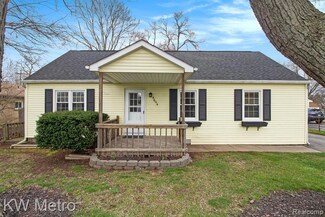4644 Rochester Rd, Royal Oak, MI 48073
