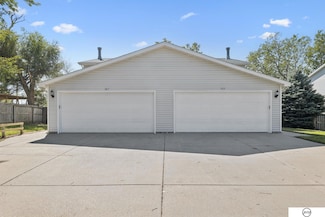747 W Q St, Lincoln, NE 68528