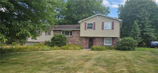 6217 Penn Dr, Butler, PA 16002
