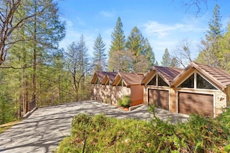 1942 Blue Bell Ct, Cool, CA 95614