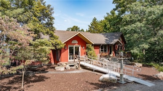 7396 County Line Rd, Naples, NY 14512