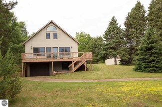 983 Gitchegumee Dr, Buckley, MI 49620