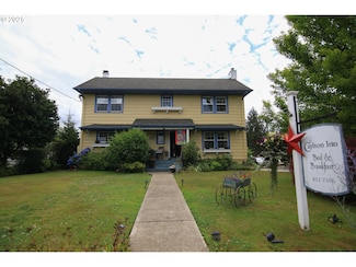 648 W Main St, Carlton, OR 97111