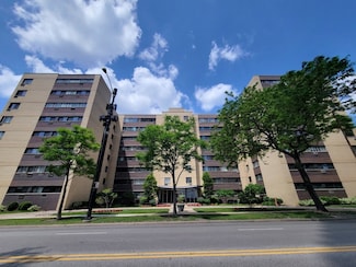 6300 N Sheridan Rd Unit 811, Chicago, IL 60660