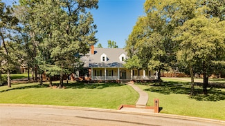 3 Lakeside Dr, Longview, TX 75604