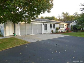 8037 Kathryn Dr, Akron, NY 14001