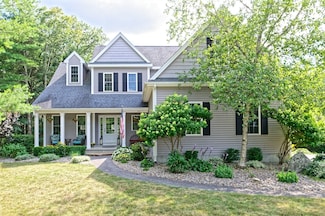 16 Tabor Rd, Uxbridge, MA 01569