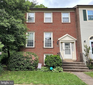 8644 Dellway Ln, Vienna, VA 22180