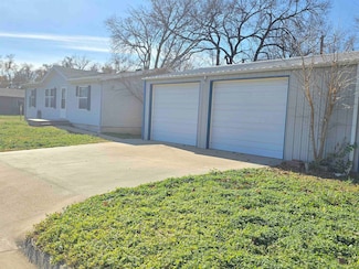 316 S Orange Ave, Lincoln, KS 67455