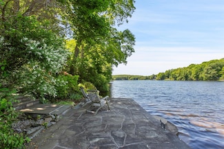30 Lake Dr, Holmes, NY 12531