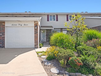 1647 Castbourne Ct Unit 1, Wheaton, IL 60189