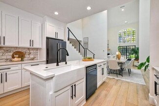 7418 Avenida de Palais, Carlsbad, CA 92009