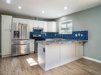 2215 E Des Moines Cir, Mesa, AZ 85213