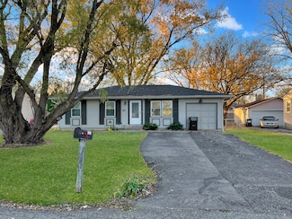 1815 Beach Rd, McHenry, IL 60050