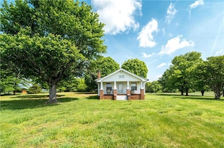 2445 Rockett Rd, East Bend, NC 27018