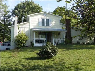 8228 Deer Creek Rd, Cannelton, IN 47520