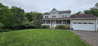 12 Nydia Ct, Yaphank, NY 11980