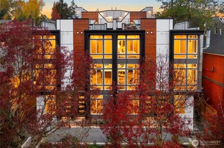 922 A N 35th St, Seattle, WA 98103