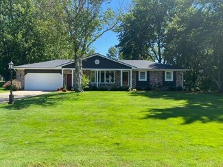 9538 Crescent Dr, Zeeland, MI 49464