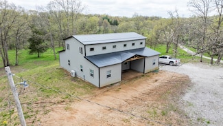 7984 Wilson Rd, Kinmundy, IL 62854