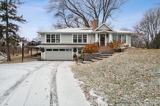 146 Ridgeview Dr, Wayzata, MN 55391