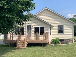 5326 Mccurry Rd, Roscoe, IL 61073