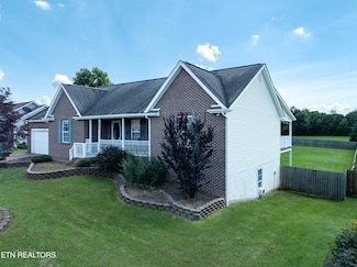 933 Mossy Grove Ln, Maryville, TN 37801