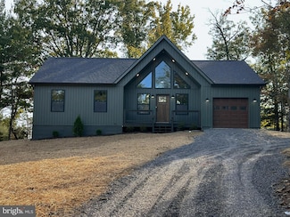 124 Medford Ln, Berkeley Springs, WV 25411