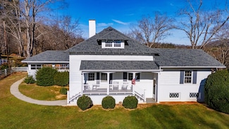 532 Spring St, Alderson, WV 24910