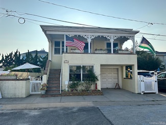 3 Clayton Ave, East Atlantic Beach, NY 11561