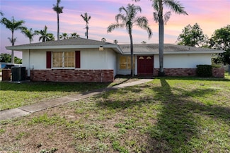 3778 Hanover St, Fort Myers, FL 33901