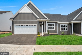 880 Shadowbrooke, Dover, PA 17315