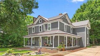212 S Fayetteville St, Liberty, NC 27298