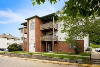 147 S Scott Blvd, Iowa City, IA 52245