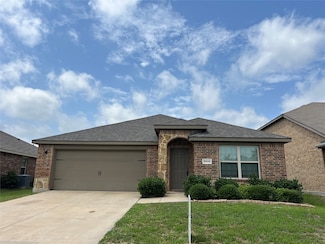 2210 Tombstone Dr, Forney, TX 75126