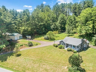 5215 Double Island Rd, Green Mountain, NC 28740