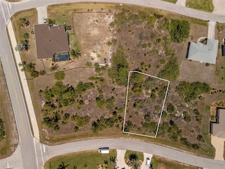 15359 Acorn Cir, South Gulf Cove, FL 33981