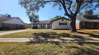 8203 Langdon Ln, Houston, TX 77036