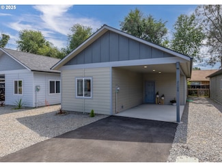 2108 True Ave, Lagrande, OR 97850
