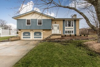 1906 Concordia Ln, Schaumburg, IL 60193