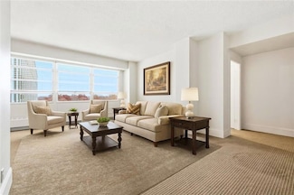 333 W Meyer Blvd Unit 1104, Kansas City, MO 64113