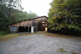 7 Baker Dr, Corinth, NY 12822