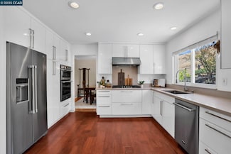 33 El Molino Dr, Clayton, CA 94517