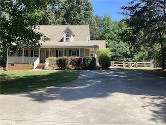 695 Old Castle Dr, Randleman, NC 27317