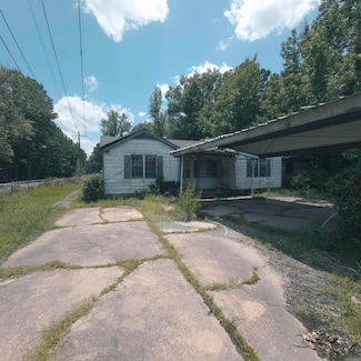 5004 W Barraque St, White Hall, AR 71602