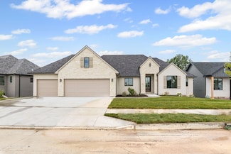 5213 Buttercup Dr, Columbia, MO 65203