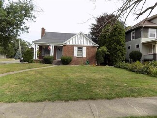 1402 Roemer Blvd, Farrell, PA 16121