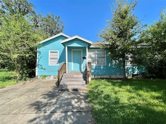 150 Huisache St, Lake Jackson, TX 77566