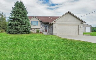 7452 S Luce Ave, Fremont, MI 49412