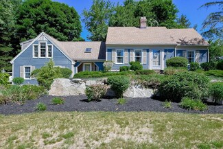 4 Acorn Ln, Mattapoisett, MA 02739